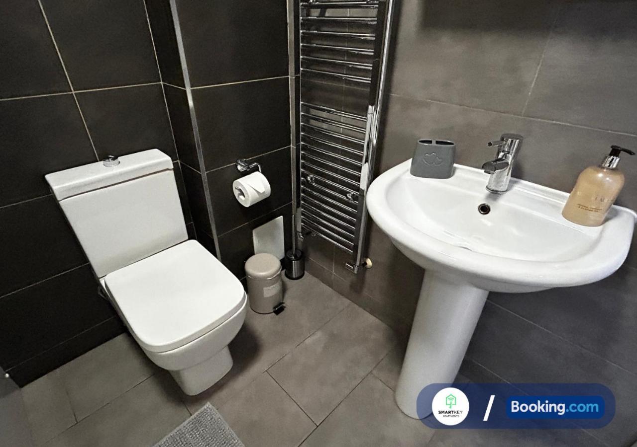 Modern 2 Bed 2 Bath Apartment Free Parking Watford  Exterior foto